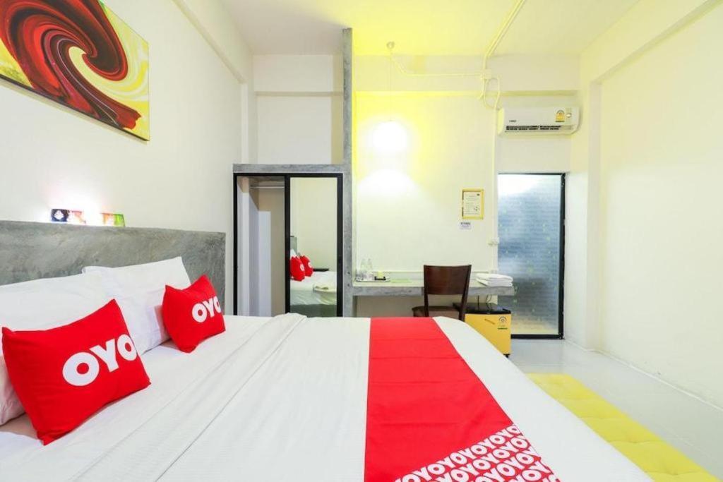 Oyo 412 7 Days Hotel Csiangmaj Kültér fotó