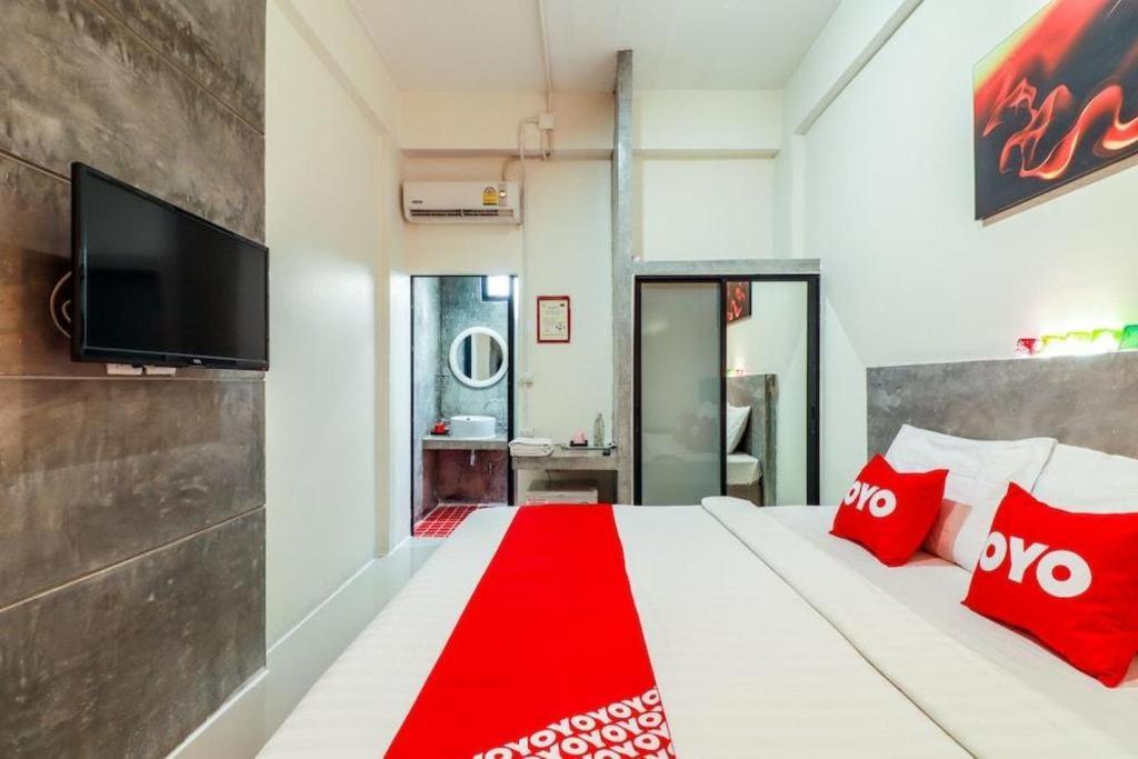 Oyo 412 7 Days Hotel Csiangmaj Kültér fotó