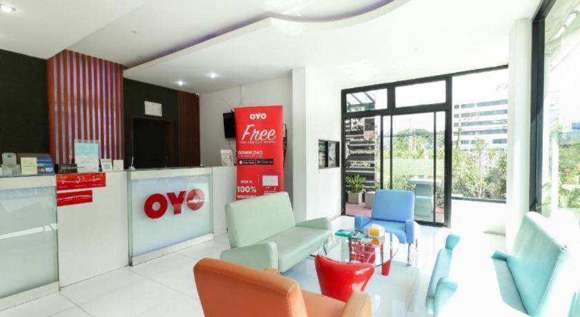 Oyo 412 7 Days Hotel Csiangmaj Kültér fotó