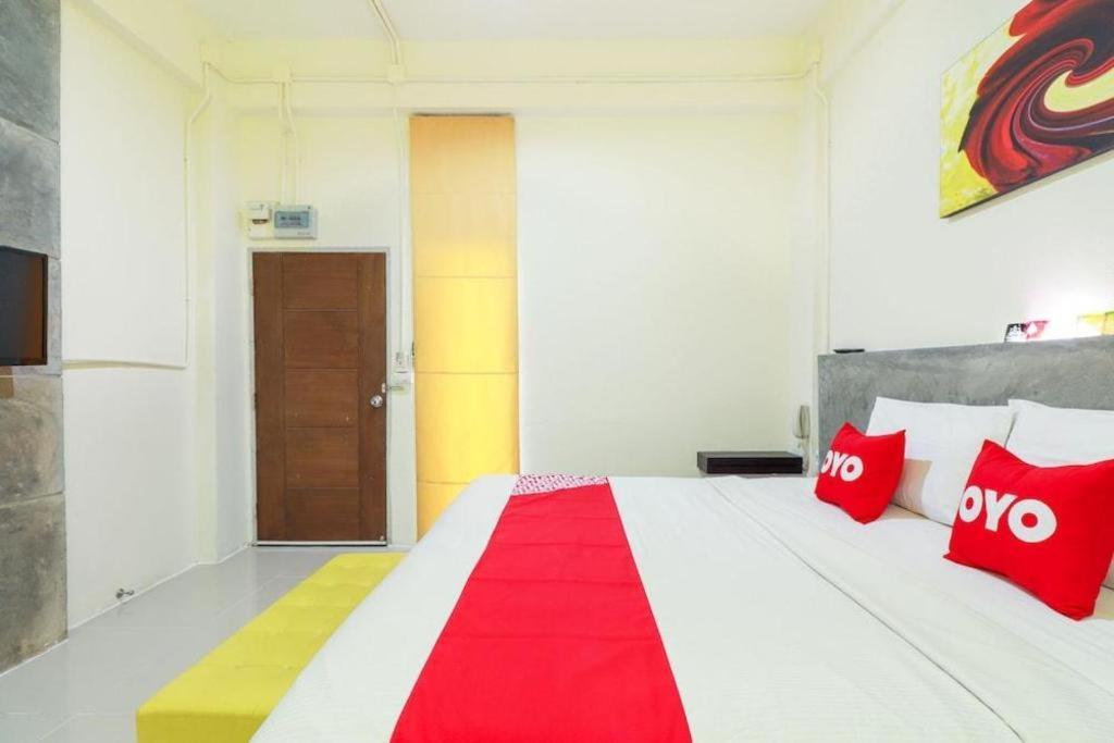 Oyo 412 7 Days Hotel Csiangmaj Kültér fotó