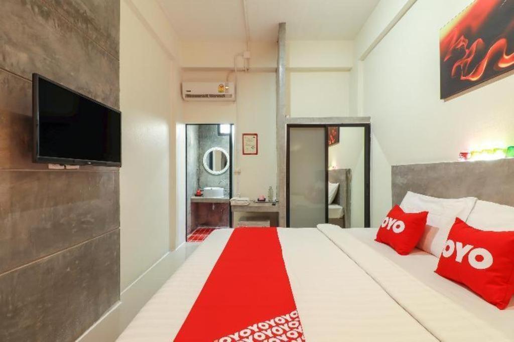 Oyo 412 7 Days Hotel Csiangmaj Kültér fotó