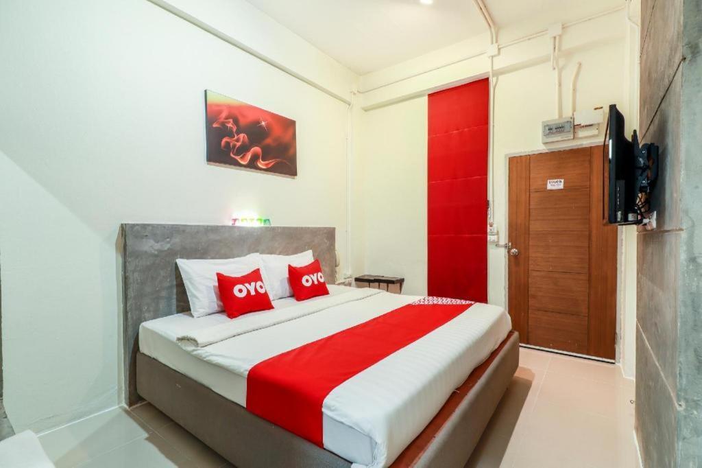 Oyo 412 7 Days Hotel Csiangmaj Kültér fotó