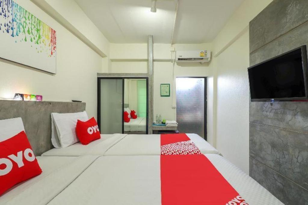 Oyo 412 7 Days Hotel Csiangmaj Kültér fotó