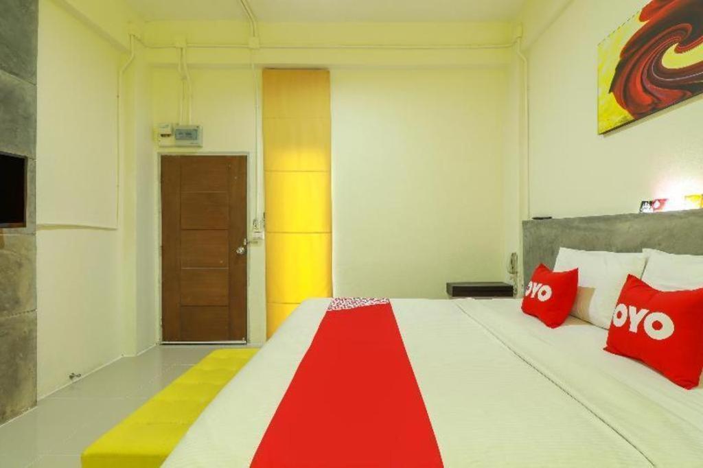 Oyo 412 7 Days Hotel Csiangmaj Kültér fotó